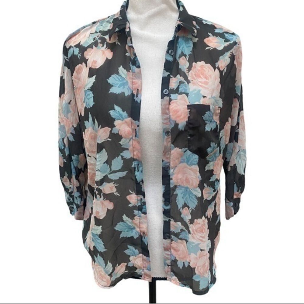 American Eagle Outfitters flower blouse size XS